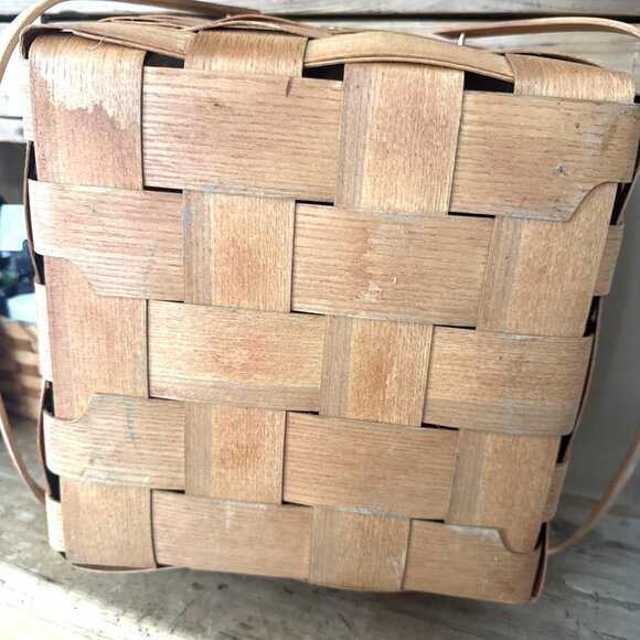 Peterboro Basket Co. Picnic Basket with Lid 13x13x8” - Picture 11 of 13